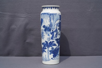 A fine Chinese blue and white sleeve vase with figural design all-round, Transitional period
